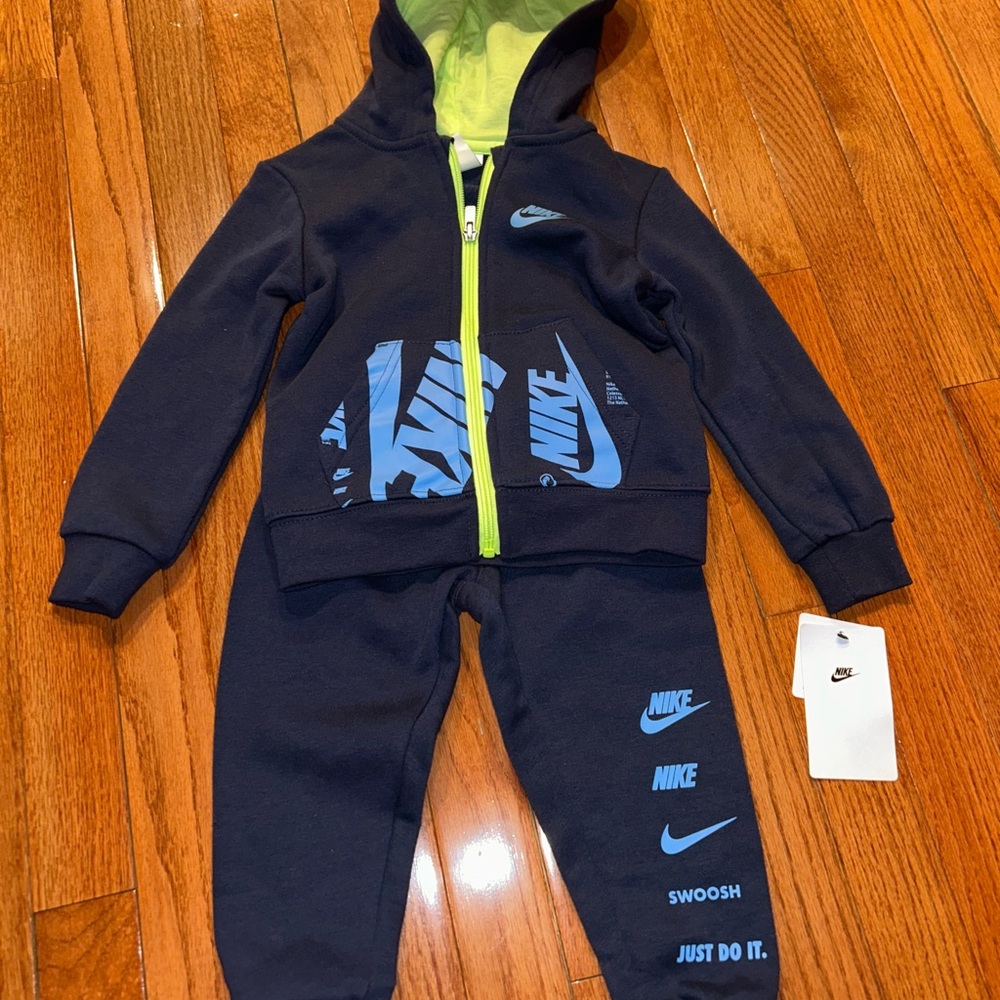 Nike 2-piece Toddler Boys Fleece Set, Size 2T, NWT